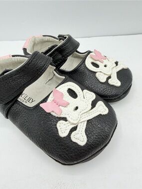 Jack and Lily Baby Size 5.5-6  Slip On mocs Halloween Crossbones Bow Skelton Bow